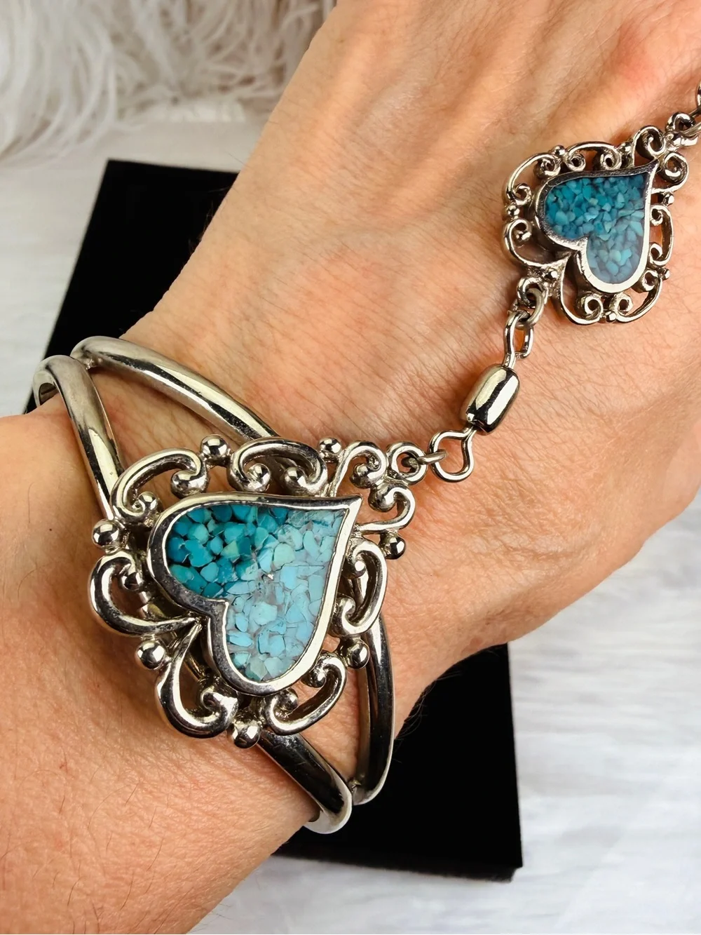 Ornate Silvertone Blue Heart Cuff Bracelet & Size 8.5 Ring Matching Jewelry Set
